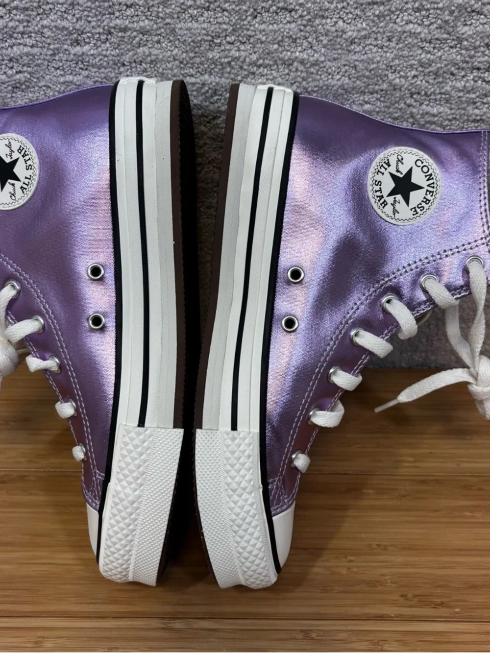 CONVERSE Chuck Taylor All Star Hi Top Metallic Purple Big Kids Sz 6 Woman’s 8 - Picture 1 of 7